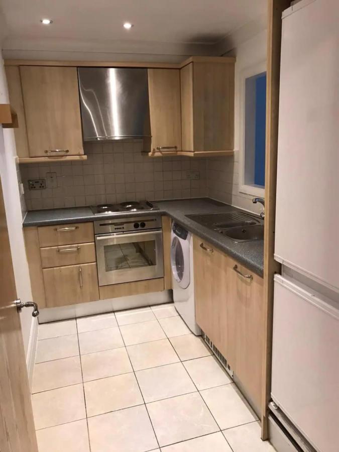 Spacious 1 Bedroom Flat Near Charterhouse Square * Londres